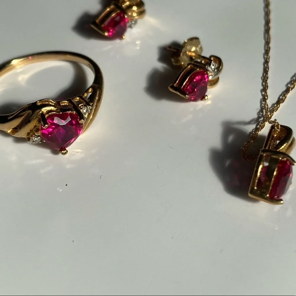 10k yellow gold, diamonds and pink sapphires jewelry set in heart box - Picture 16 of 16